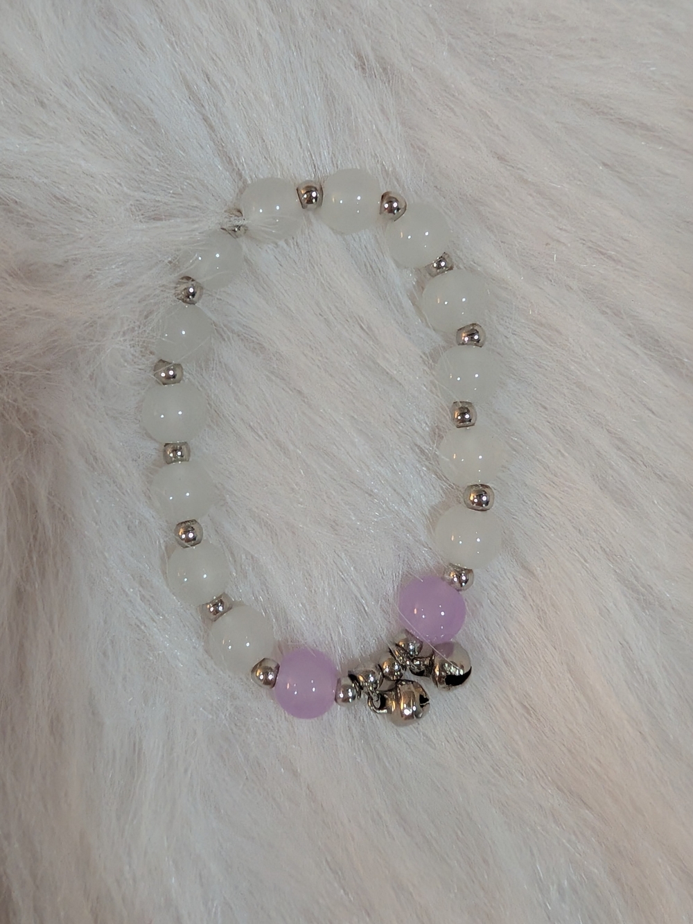 Elegant Women's Beaded Bracelet in White and‎ Lilac
